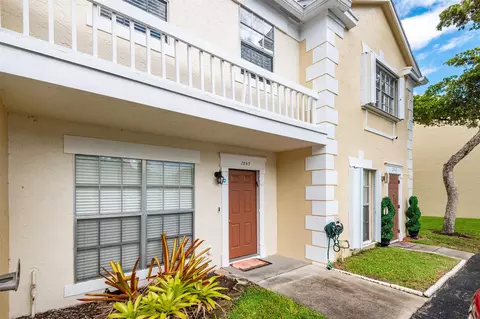 2849 S Belmont Ln S, Hollywood, FL 33026