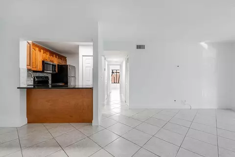617 Sea Pine Way #D2, Greenacres, FL 33415