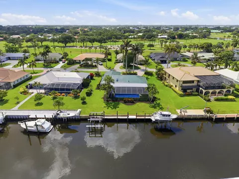View/Area - 3374 SE Fairway E, Stuart, FL 34997 photo 3 of 12