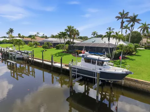 View/Area - 3374 SE Fairway E, Stuart, FL 34997 photo 2 of 12