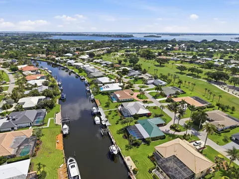 View/Area - 3374 SE Fairway E, Stuart, FL 34997 photo 6 of 12