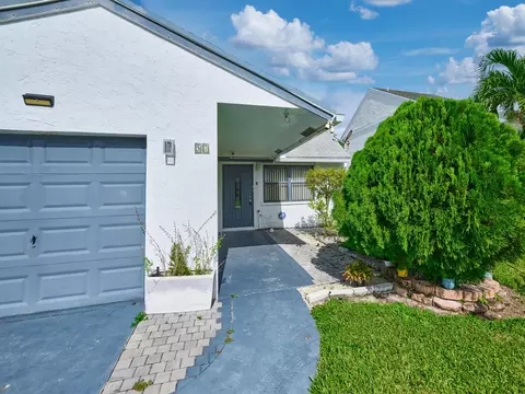 57 Peachtree Pl, Boynton Beach, FL 33436
