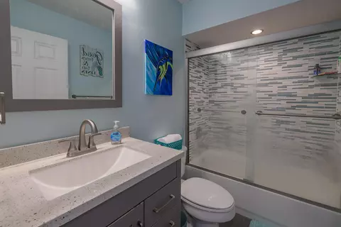 Bath - 4716 SE Winter Haven Ct, Stuart, FL 34997 photo 3 of 3