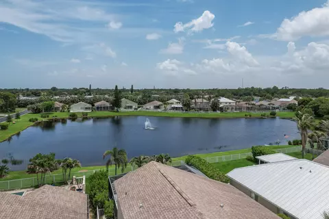 View/Area - 4716 SE Winter Haven Ct, Stuart, FL 34997 photo 2 of 7