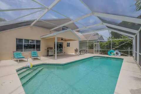 Exterior - 4716 SE Winter Haven Ct, Stuart, FL 34997 photo 8 of 11
