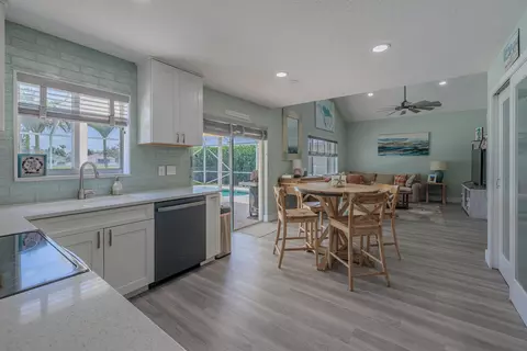 Kitchen - 4716 SE Winter Haven Ct, Stuart, FL 34997 photo 5 of 5
