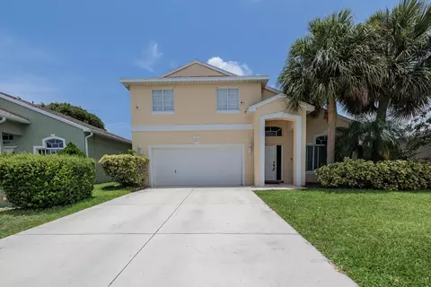 Exterior - 4716 SE Winter Haven Ct, Stuart, FL 34997 photo 2 of 11