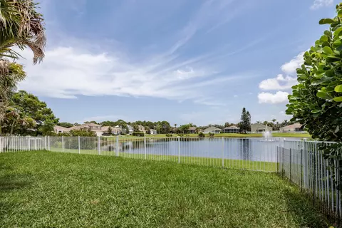 Exterior - 4716 SE Winter Haven Ct, Stuart, FL 34997 photo 9 of 11
