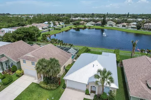 View/Area - 4716 SE Winter Haven Ct, Stuart, FL 34997 photo 5 of 7