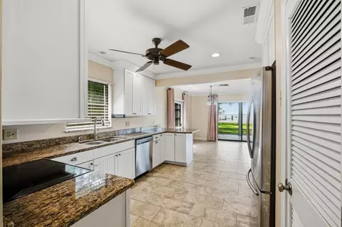 Kitchen - 911 NW Sunset Ter, Stuart, FL 34994 photo 2 of 3