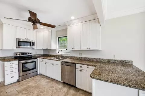 Kitchen - 911 NW Sunset Ter, Stuart, FL 34994 photo 3 of 3