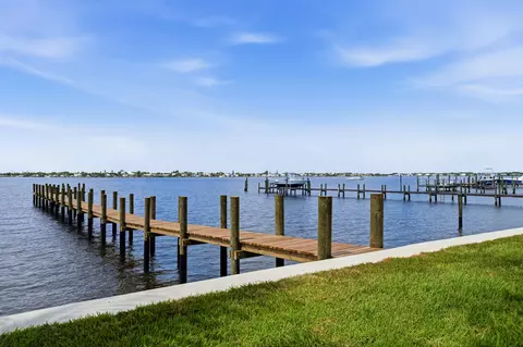 View/Area - 911 NW Sunset Ter, Stuart, FL 34994 photo 1 of 3