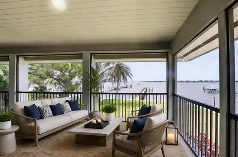 Exterior - 911 NW Sunset Ter, Stuart, FL 34994 photo 1 of 2
