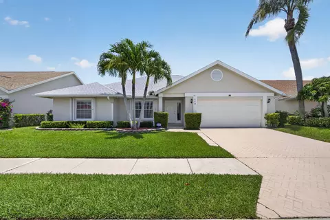 114 Palomino Dr, Jupiter, FL 33458