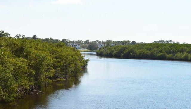 506 NE Oleander Ave, Port St Lucie, FL 34952