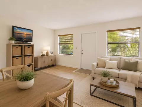 215 NE 16th Ave #203, Fort Lauderdale, FL 33301