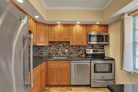 651 NW 80th Ter #207, Margate, FL 33063