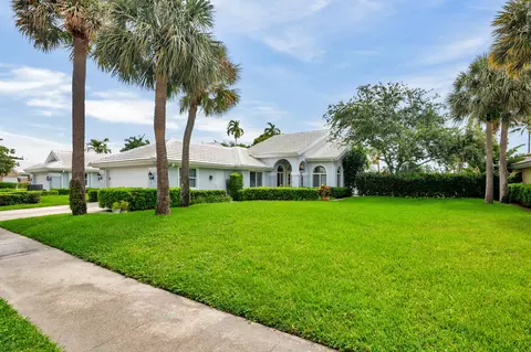 2402 Saratoga Bay Dr, West Palm Beach, FL 33409