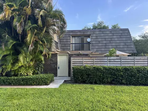 423 4th Ter, Palm Beach Gardens, FL 33418