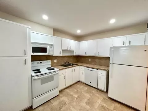 6061 N Falls Cir Dr #402, Lauderhill, FL 33319