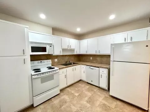 6061 N Falls Cir Dr #402, Lauderhill, FL 33319