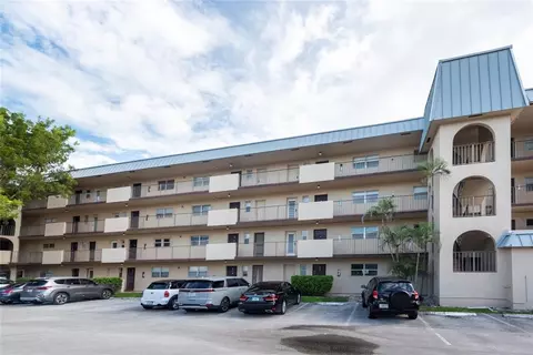 6061 N Falls Cir Dr #402, Lauderhill, FL 33319