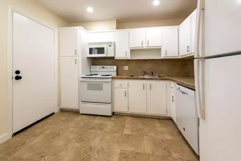 6061 N Falls Cir Dr #402, Lauderhill, FL 33319