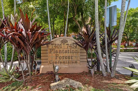 7401 NW 16th St #102, Plantation, FL 33313