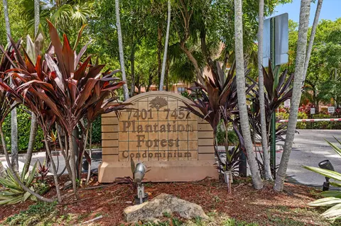 7401 NW 16th St #102, Plantation, FL 33313