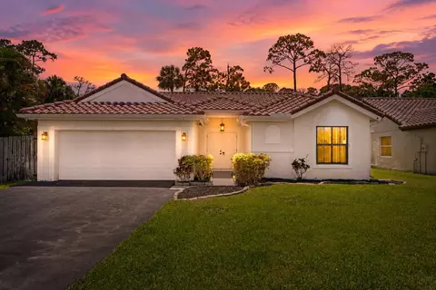 1051 New Parkview Pl, Haverhill, FL 33417