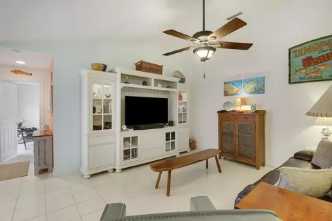 10301 Chapman Oak Ct, Palm Beach Gardens, FL 33410