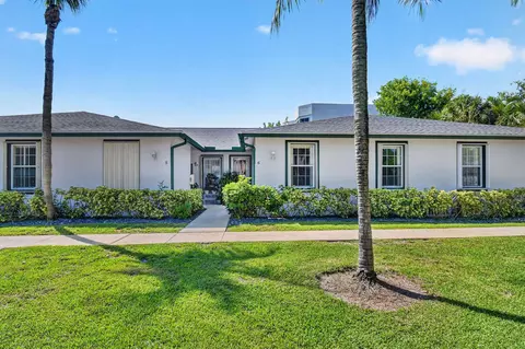 3162 Via Poinciana #6, Lake Worth, FL 33467