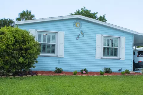 8490 Juneberry Ct, Port Saint Lucie, FL 34952