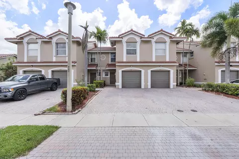 5540 NW 90th Ter, Sunrise, FL 33351