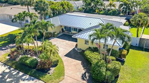1211 Dolphin Rd, Riviera Beach, FL 33404
