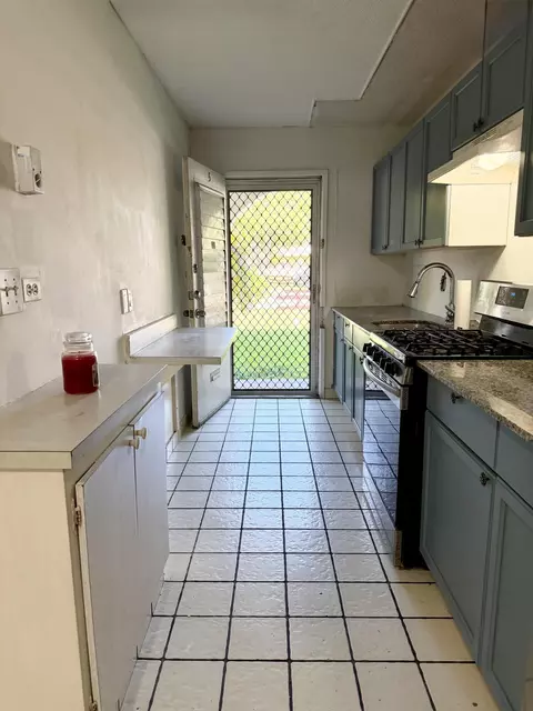 20330 NE 2nd Ave #D-5, Miami Gardens, FL 33179