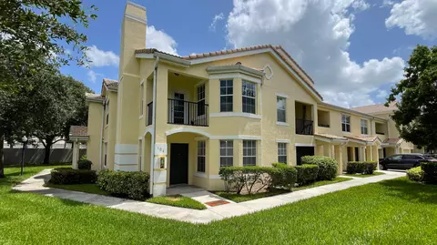 170 SW Peacock Blvd #36-104, Port Saint Lucie, FL 34986