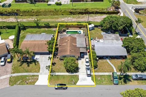 18 Andros Rd, Palm Springs, FL 33461
