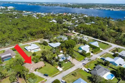 1321 SW Nikoma St, Palm City, FL 34990