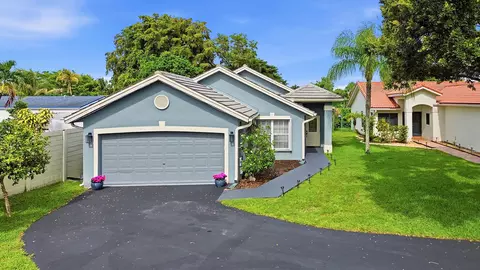 12445 SW 7th Pl, Davie, FL 33325