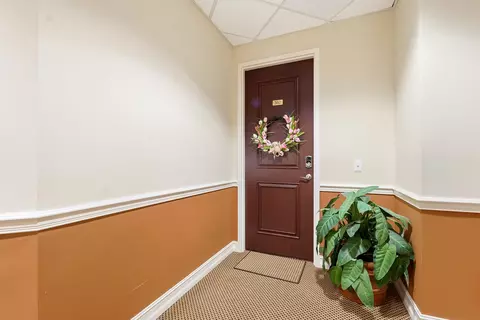 Entry Way - 50 SE Ocean Blvd #302, Stuart, FL 34994 photo 1 of 2