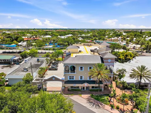 View/Area - 50 SE Ocean Blvd #302, Stuart, FL 34994 photo 3 of 5