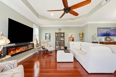 Living - 50 SE Ocean Blvd #302, Stuart, FL 34994 photo 3 of 4