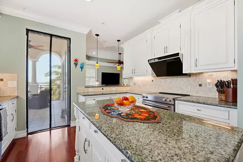Kitchen - 50 SE Ocean Blvd #302, Stuart, FL 34994 photo 4 of 4