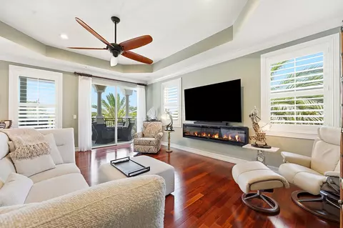 Living - 50 SE Ocean Blvd #302, Stuart, FL 34994 photo 1 of 4