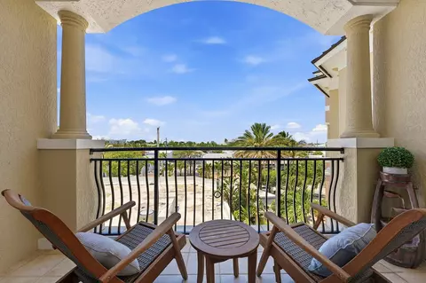 Exterior - 50 SE Ocean Blvd #302, Stuart, FL 34994 photo 3 of 7