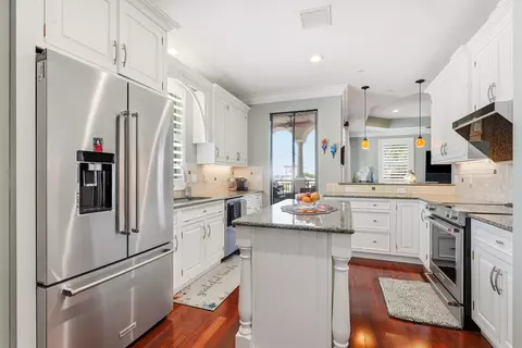Kitchen - 50 SE Ocean Blvd #302, Stuart, FL 34994 photo 1 of 4