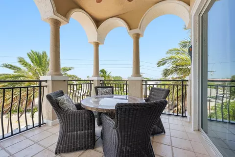 Exterior - 50 SE Ocean Blvd #302, Stuart, FL 34994 photo 1 of 7