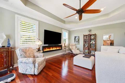 Living - 50 SE Ocean Blvd #302, Stuart, FL 34994 photo 2 of 4