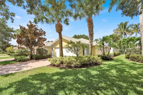 5181 Magnolia Bay Cir, Palm Beach Gardens, FL 33418